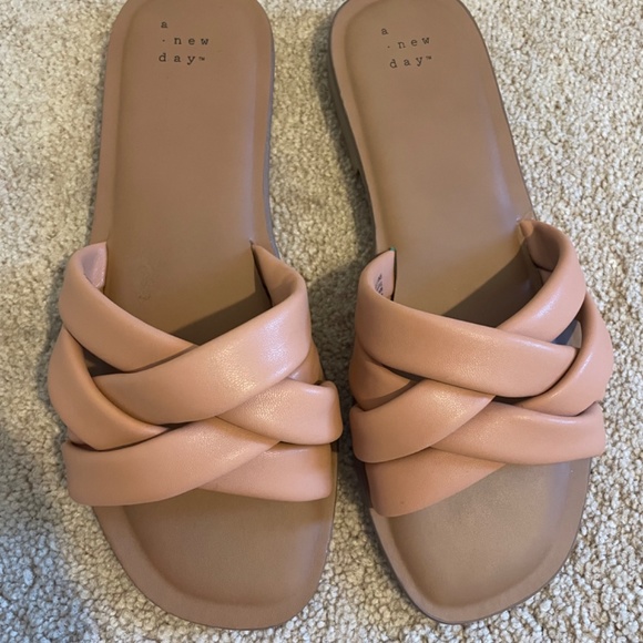 Sandals - Picture 2 of 3
